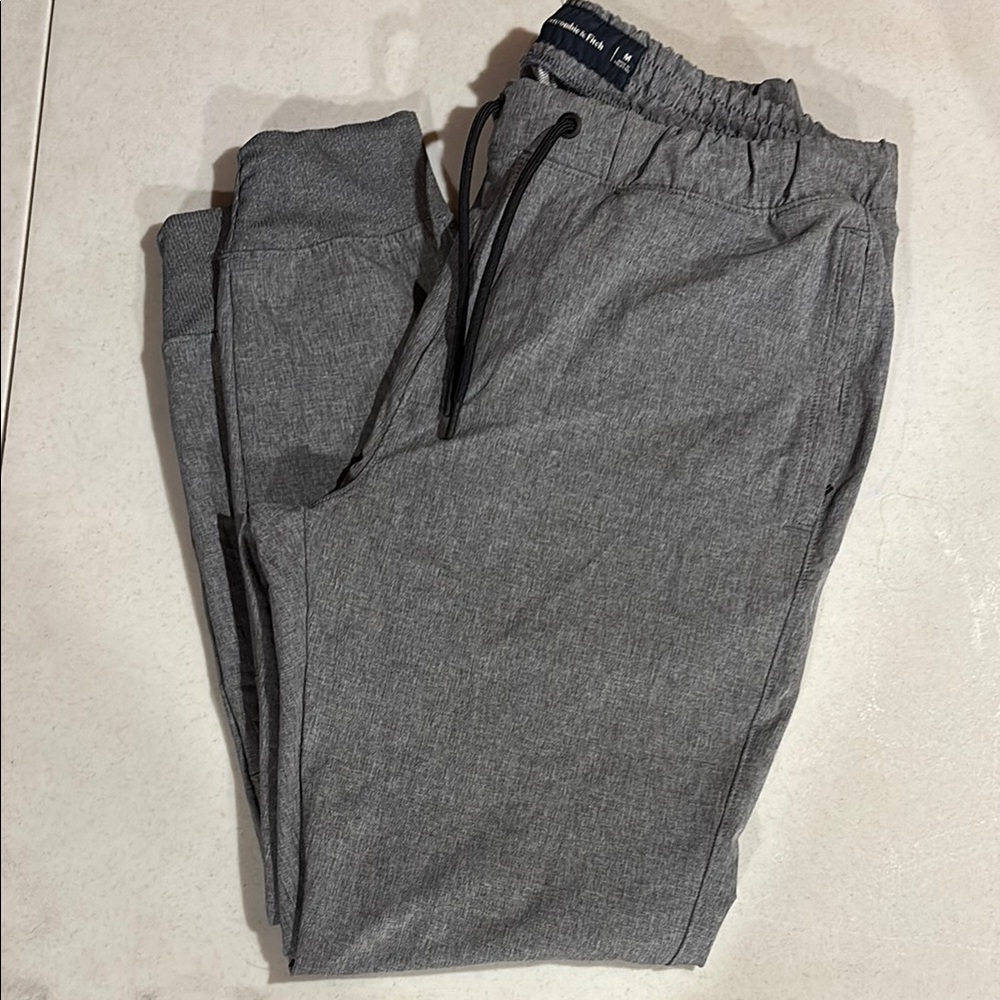 Like New!! Men's A&F Abercrombie (Best Seller!) All Day Joggers Size M